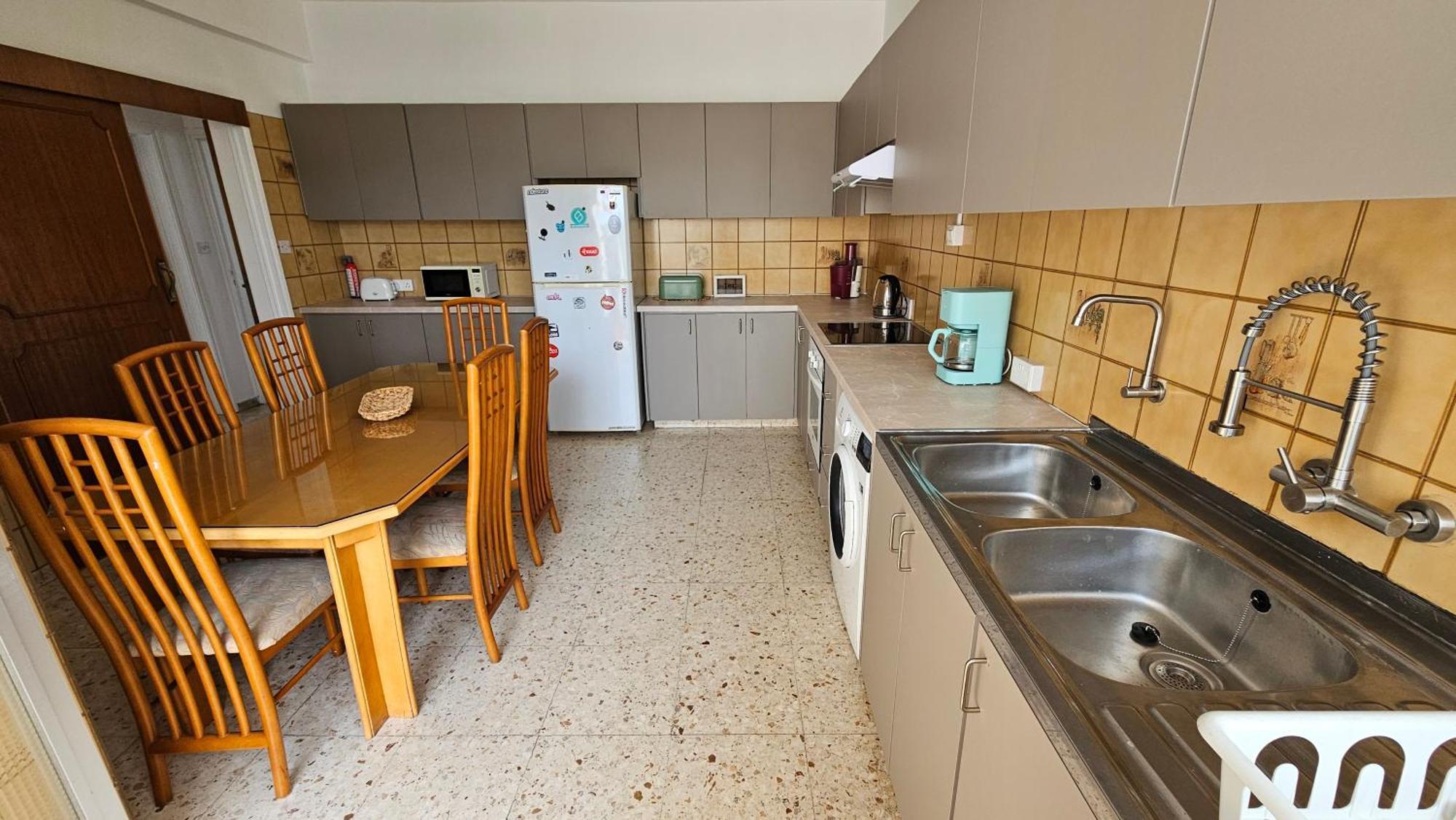 Family Nest In The Heart Of Limassol Villa Екстериор снимка